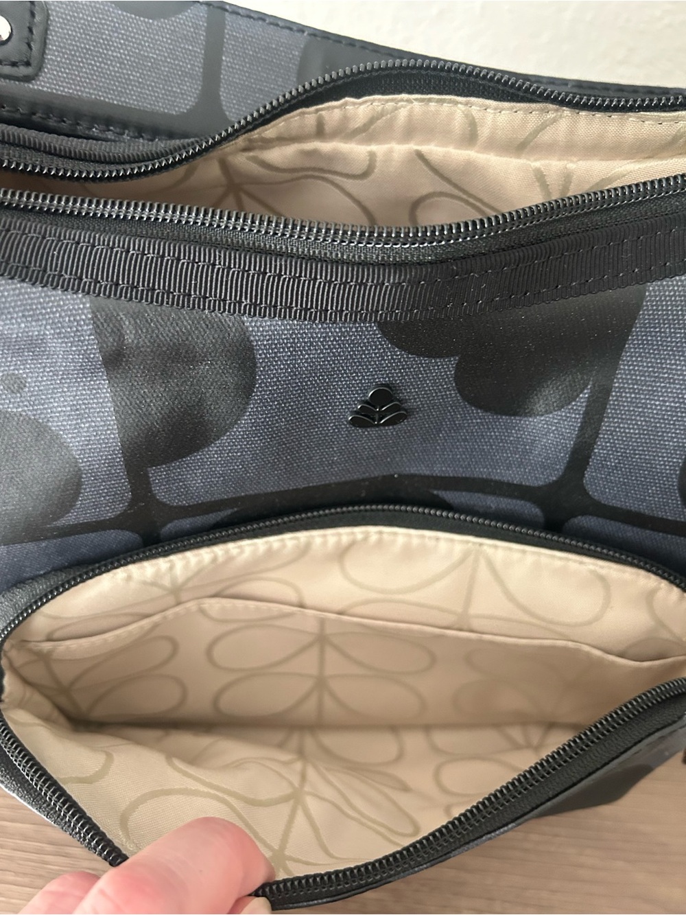 Orla Kiely coated cotton double strap hobo bag crossbody in elephant maze print - Picture 5 of 12
